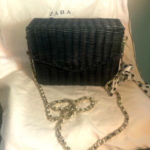ZARA- straw crossbody